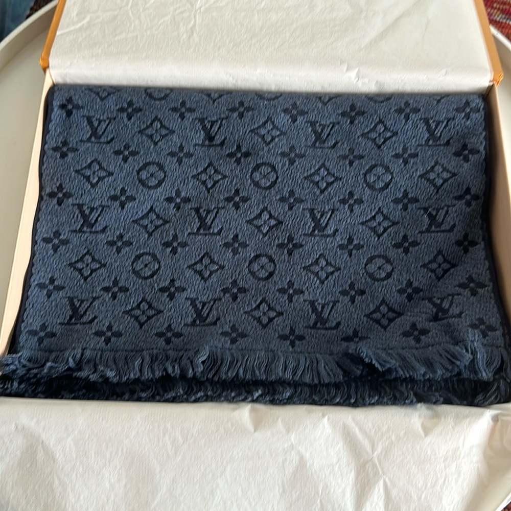 Louis Vuitton Monogram Classic Scarf